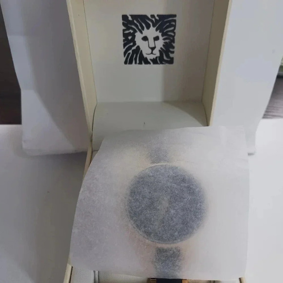 Anne Klein ladies watch. Absolutely beautiful..NWT - Picture 3 of 5